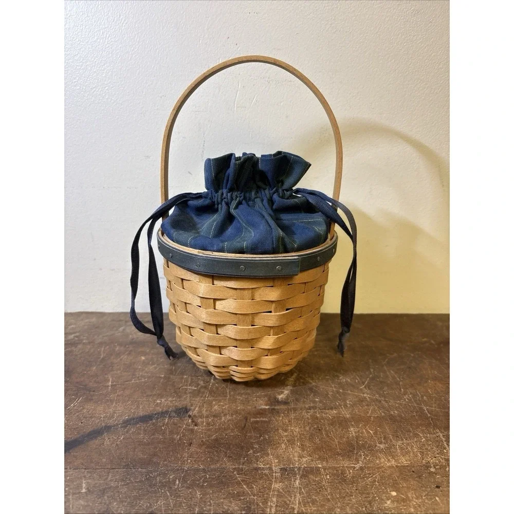 Longaberger Collectors Club Renewal Basket – 2004 (Navy & Green)